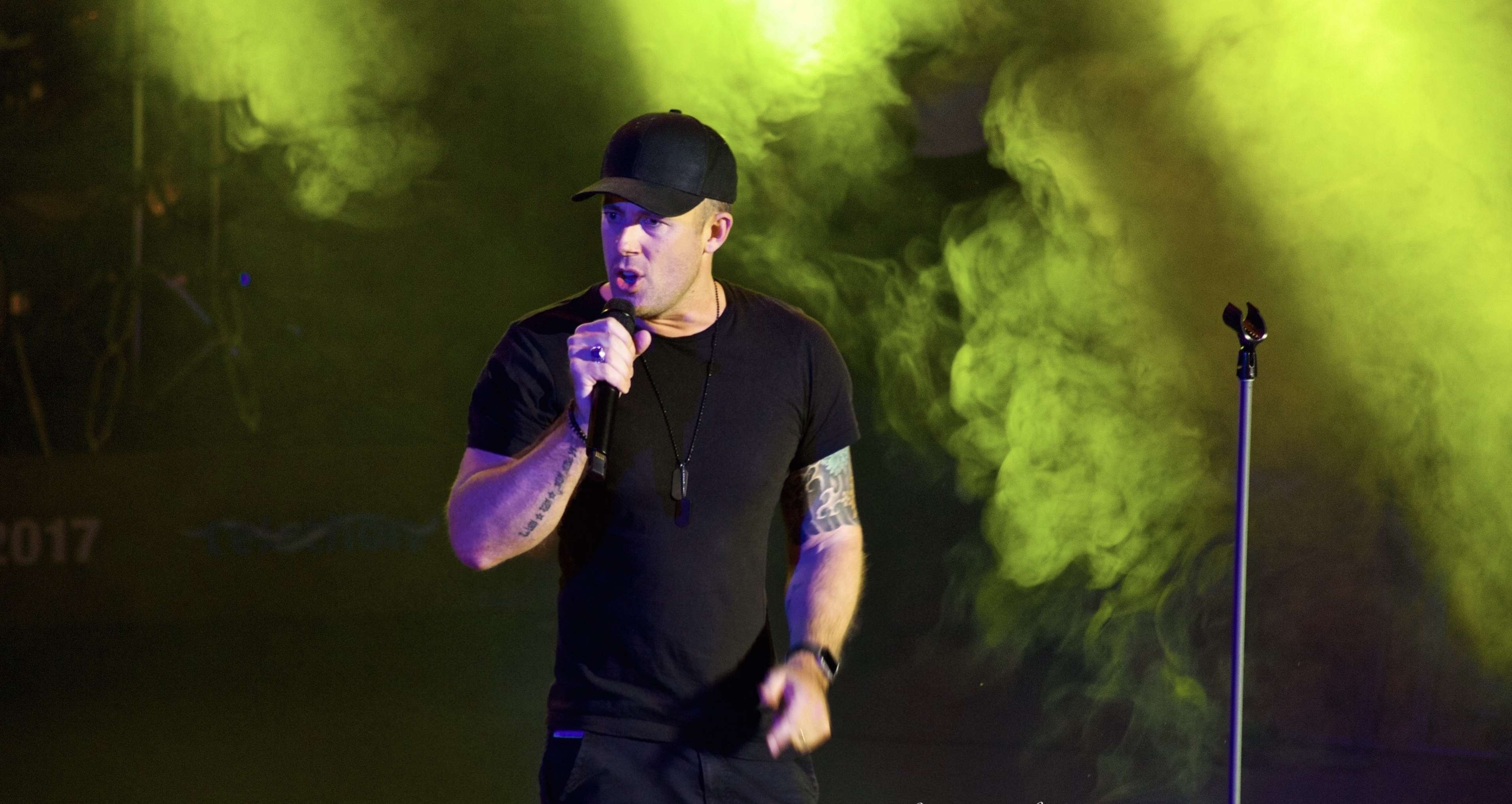 CASEY BARNES hits #1 on the Australian Country Music Radio Chart