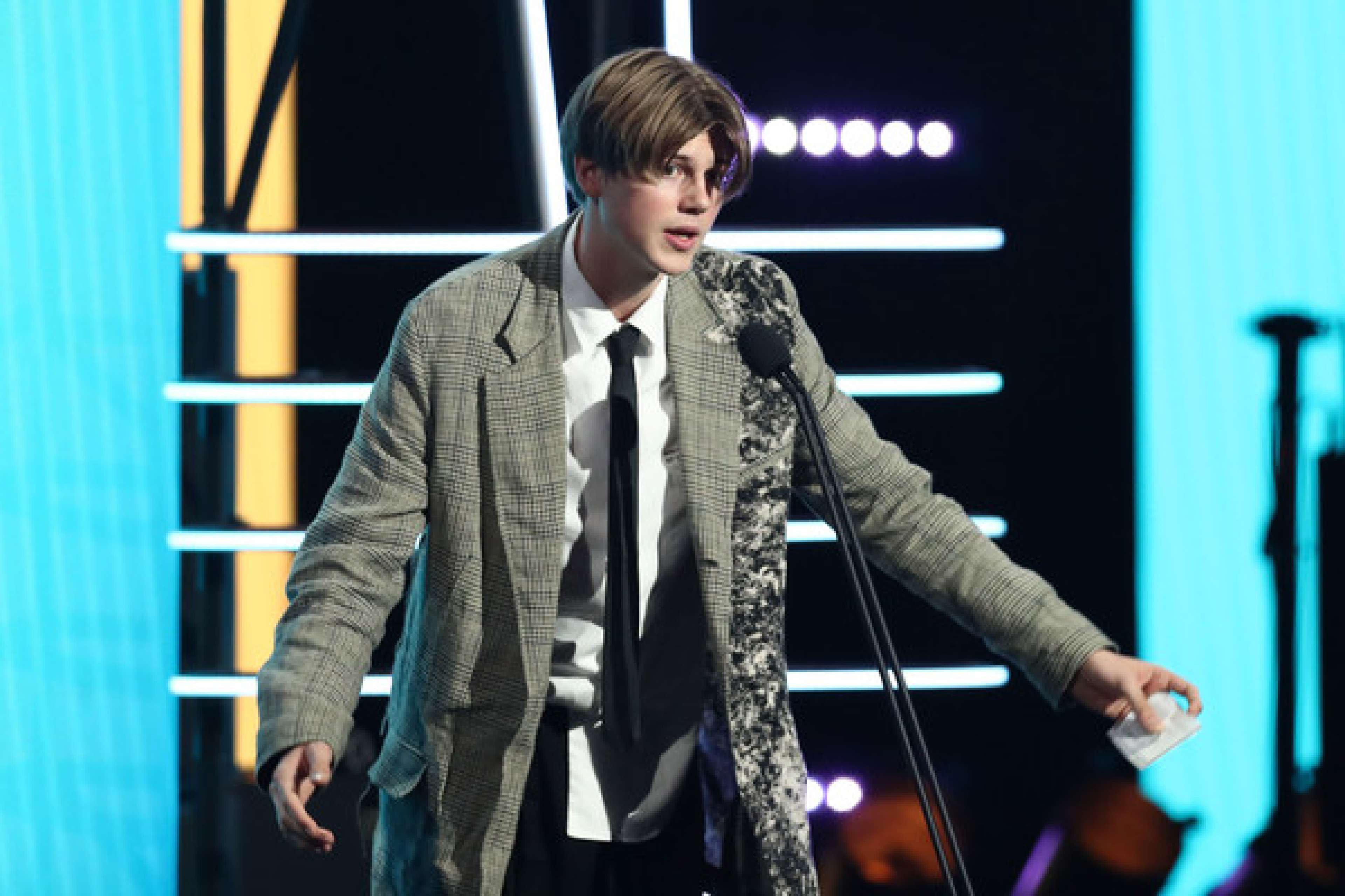 RUEL Wins ARIA Award