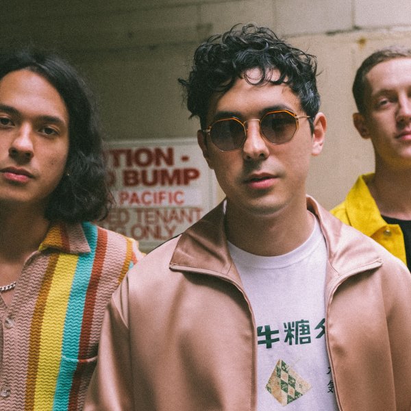 Last Dinosaurs "FMU" premiere with Triple J