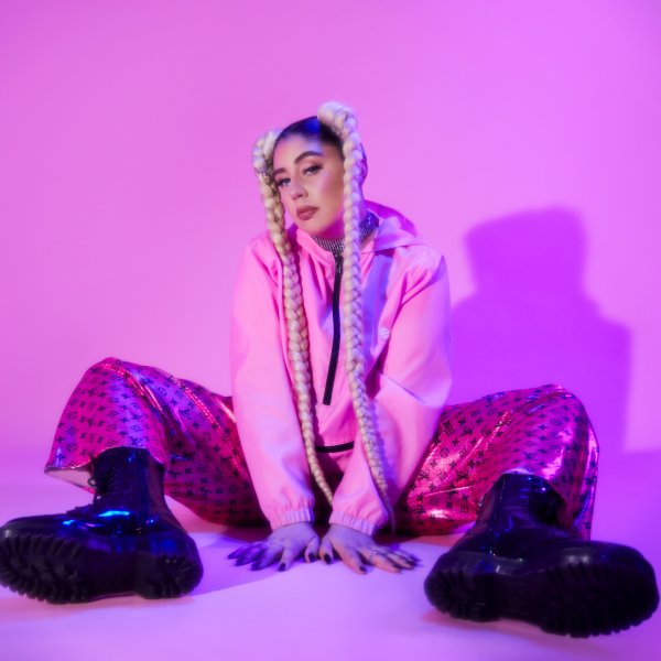 Theia Premiere "Kitty Kat" on Triple J Unearthed