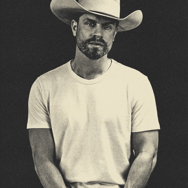 Dustin Lynch