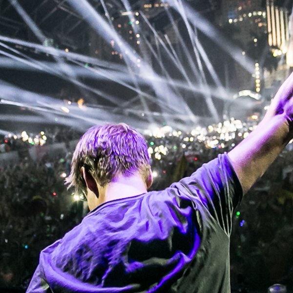 Armin van Buuren & Garibay